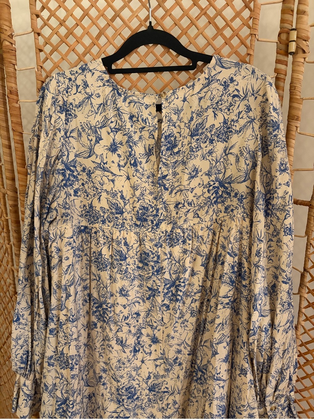 Hudson Gray Cream Long-Sleeve Dress with Blue Floral Print - Picture 6 of 10